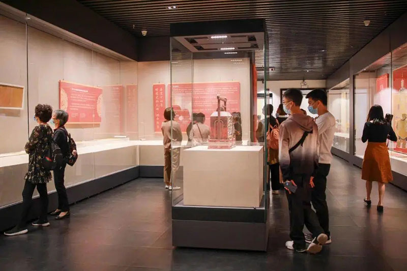 不朽情缘官网登录入口展柜