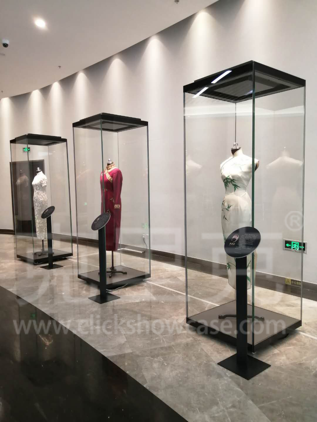 上海大学博物馆海派博物馆展柜实拍图