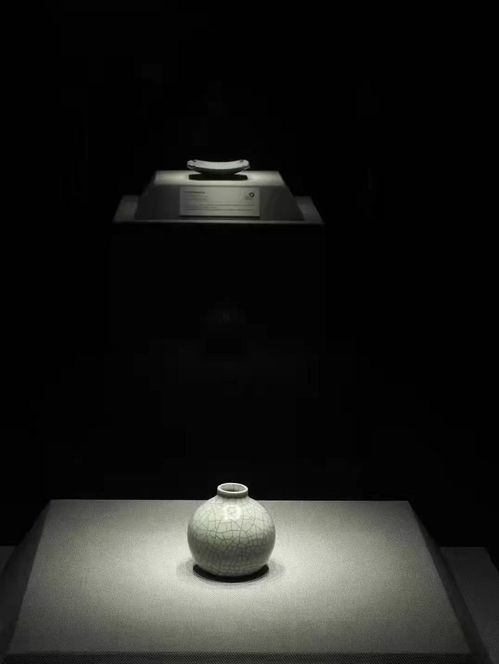 50件汝窑、官窑、哥窑、定窑、钧窑及张公巷窑的珍品瓷器