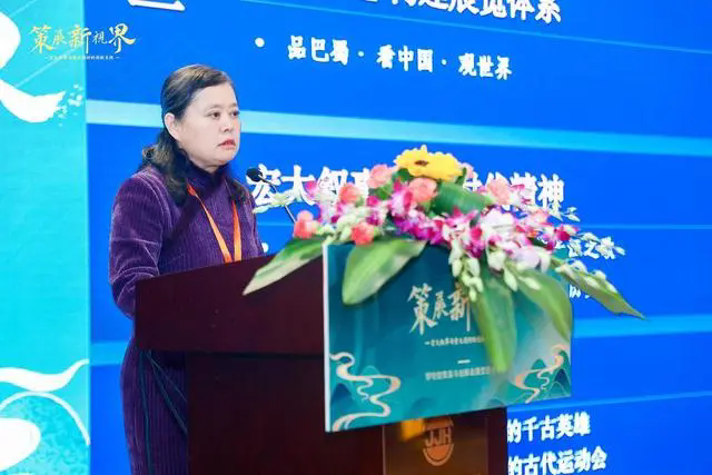 四川博物院副院长、研究馆员谢丹