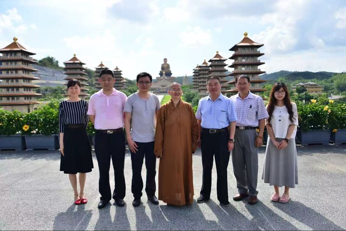 不朽情缘官网登录入口展柜——星云法师