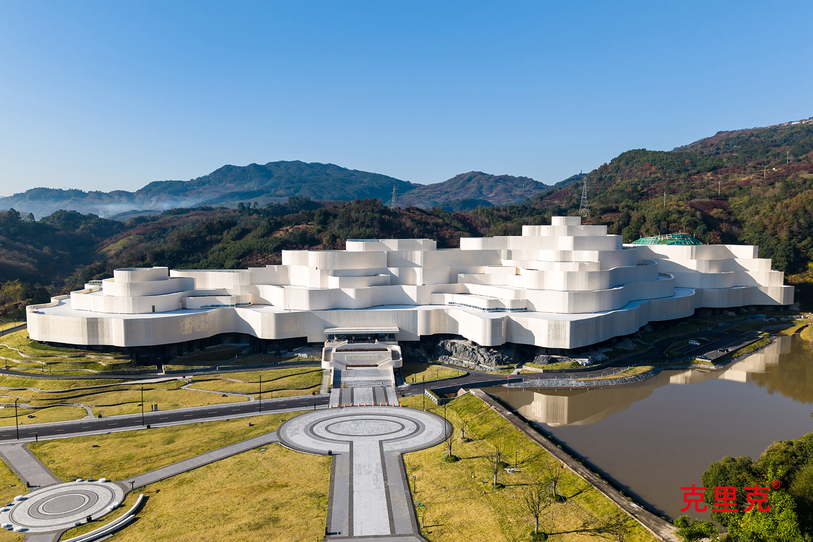 弥勒博物馆——不朽情缘官网登录入口展柜