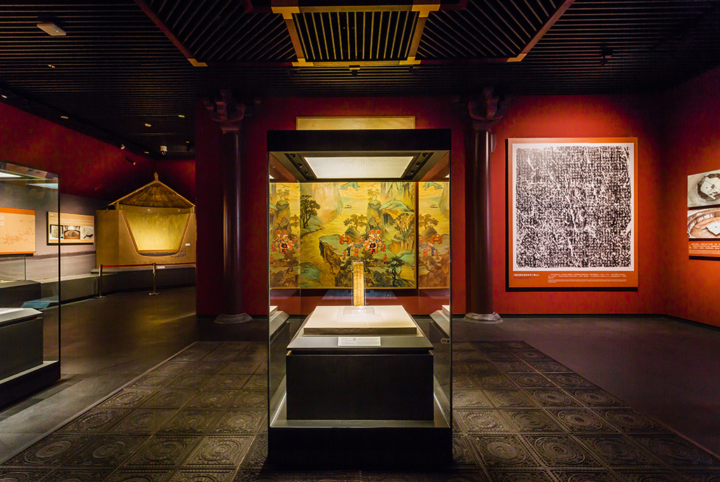 河南博物院——不朽情缘官网登录入口展柜