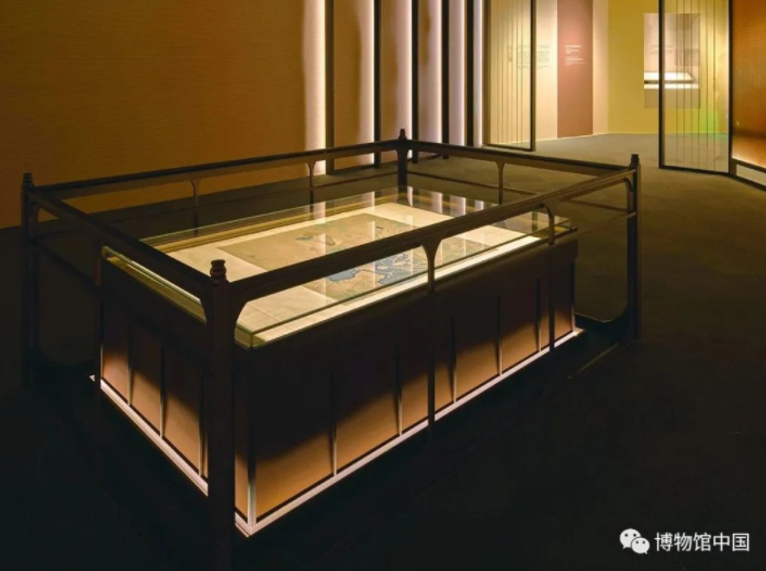 上海博物馆《莲塘乳鸭图》展柜展览现场